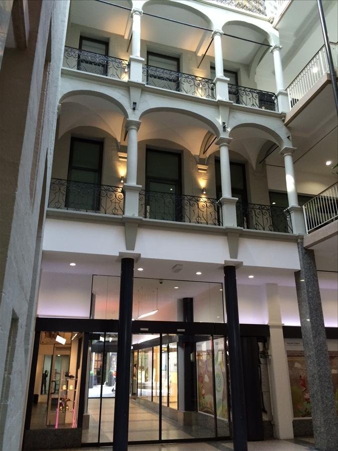 105m² shop, photo 3 of 4