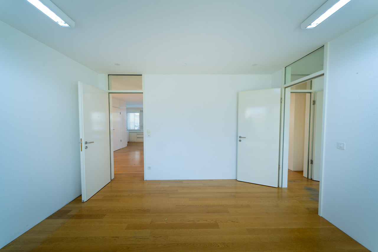 Office, photo 8 of 9