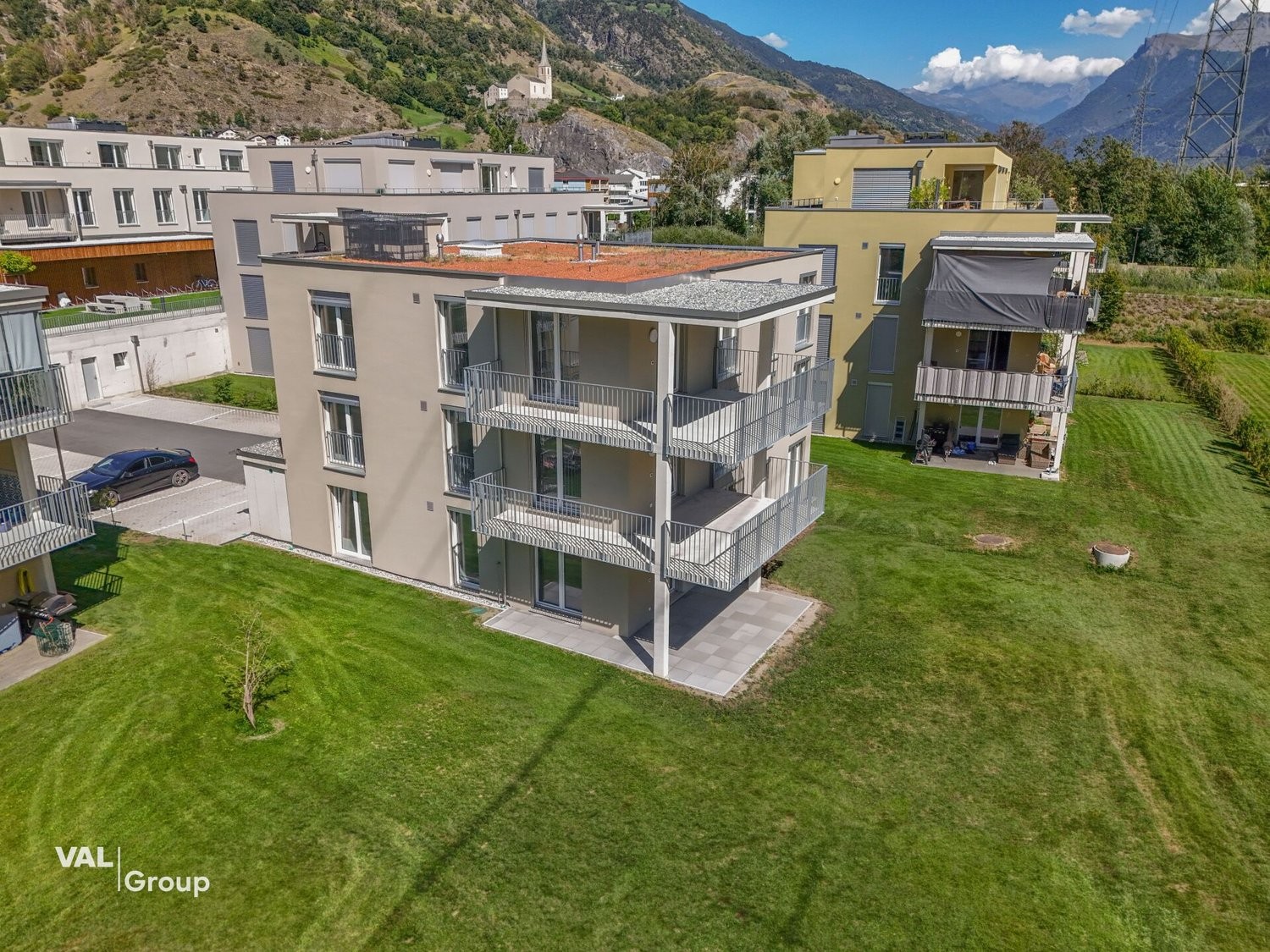 Multi family house, photo 4 of 10