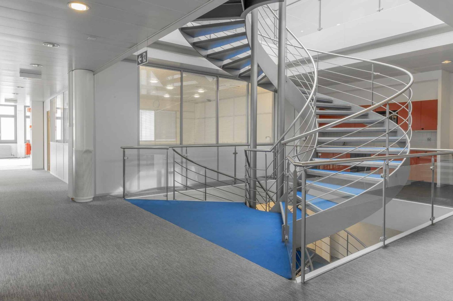 2884m² commercial, photo 3 of 10
