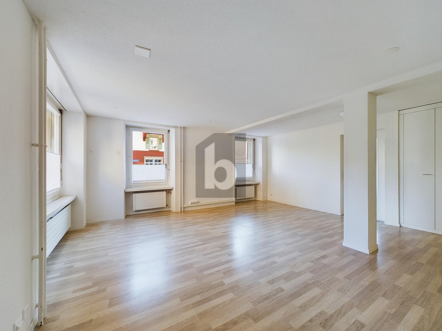 91m² bureau, photo 2 sur 4