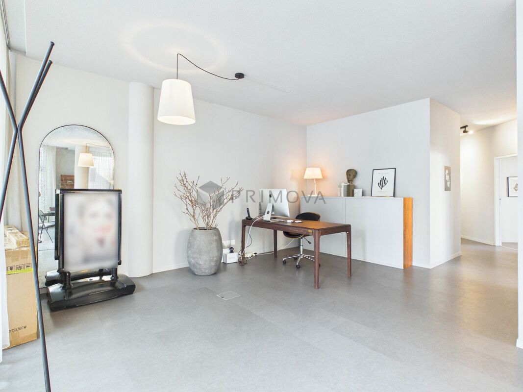 153m² commercial, photo 2 of 10