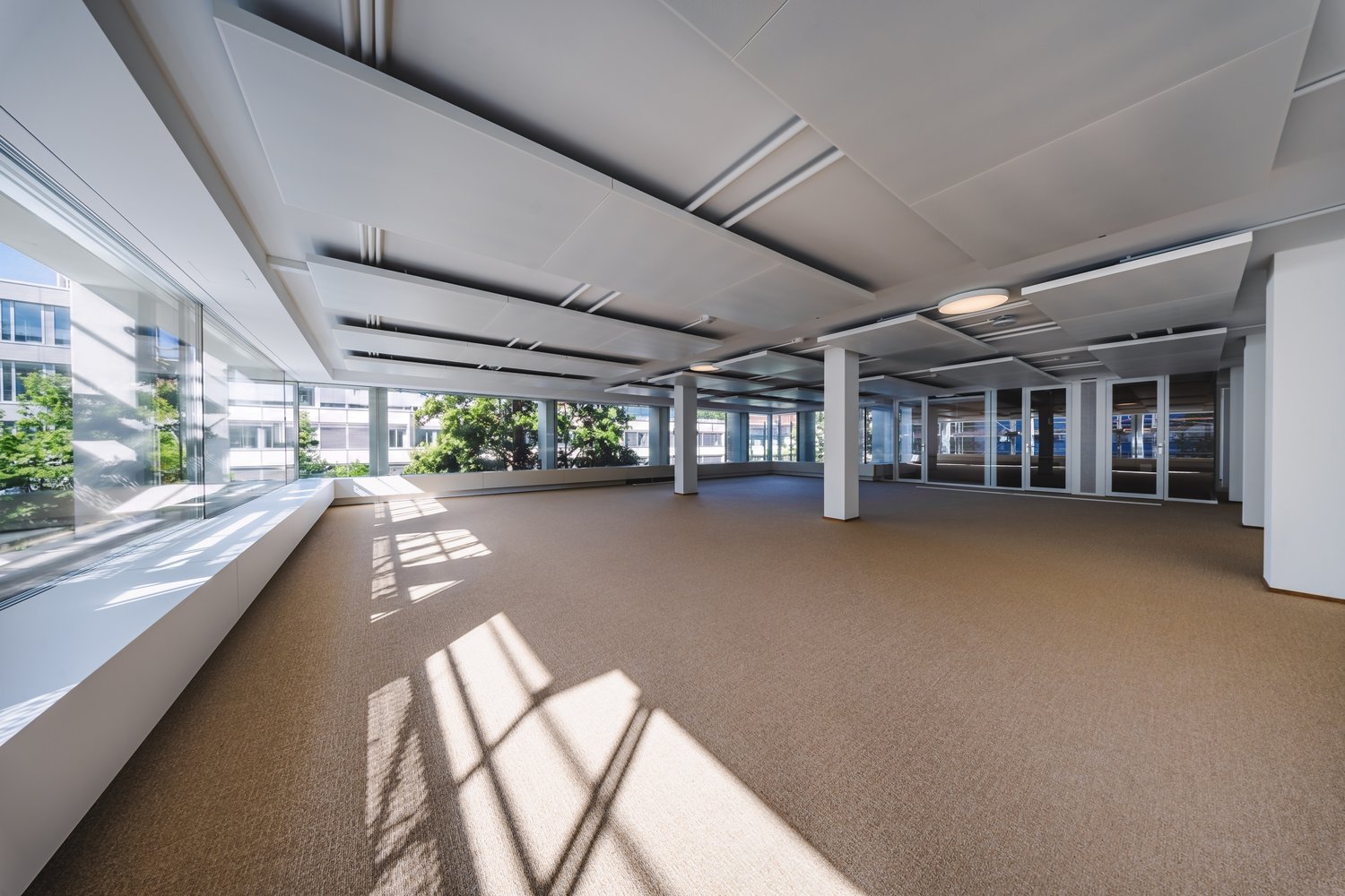 4600m² office, photo 3 of 10