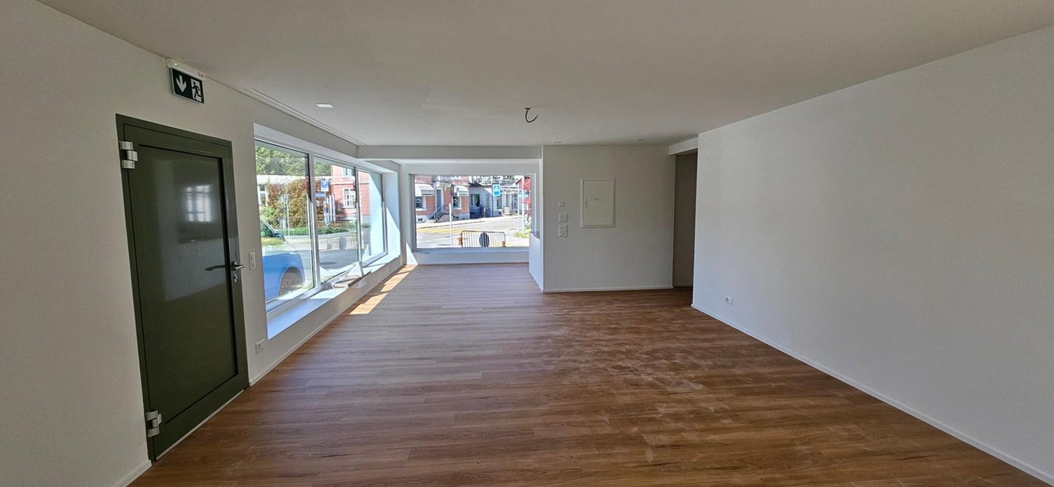 84m² shop