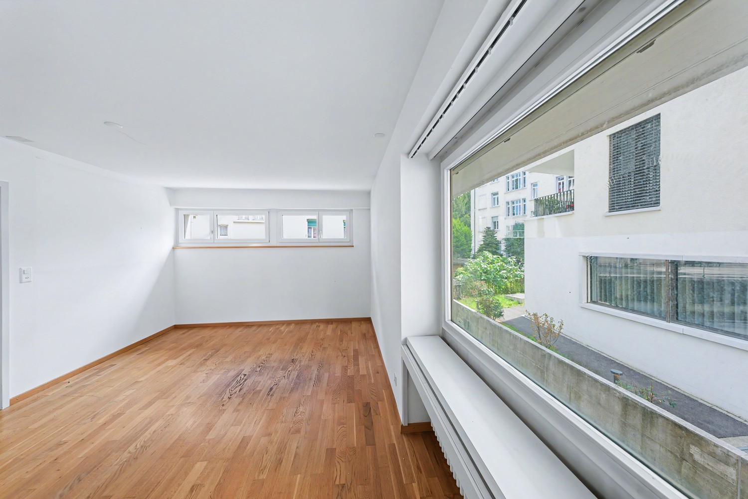 150m² commercial