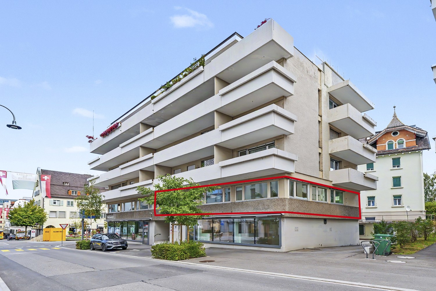 150m² commercial