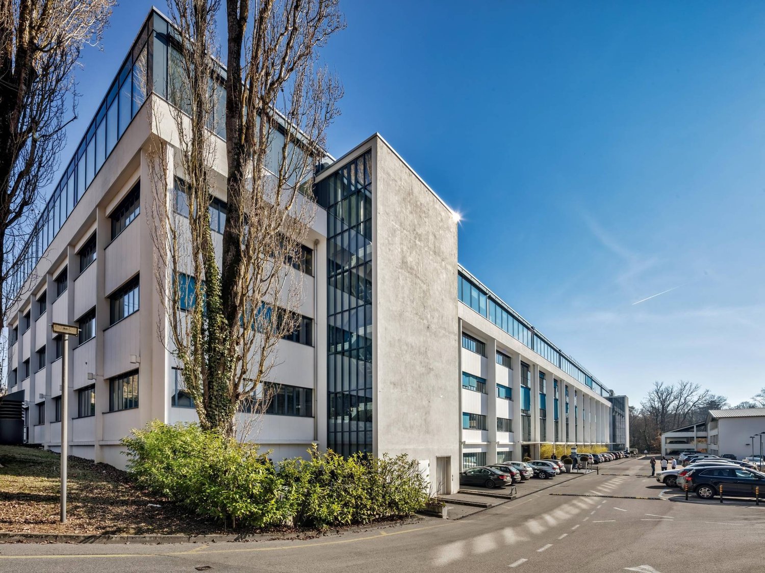 6100m² office, photo 2 of 9