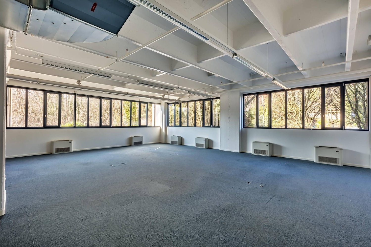 6100m² office, photo 3 of 9