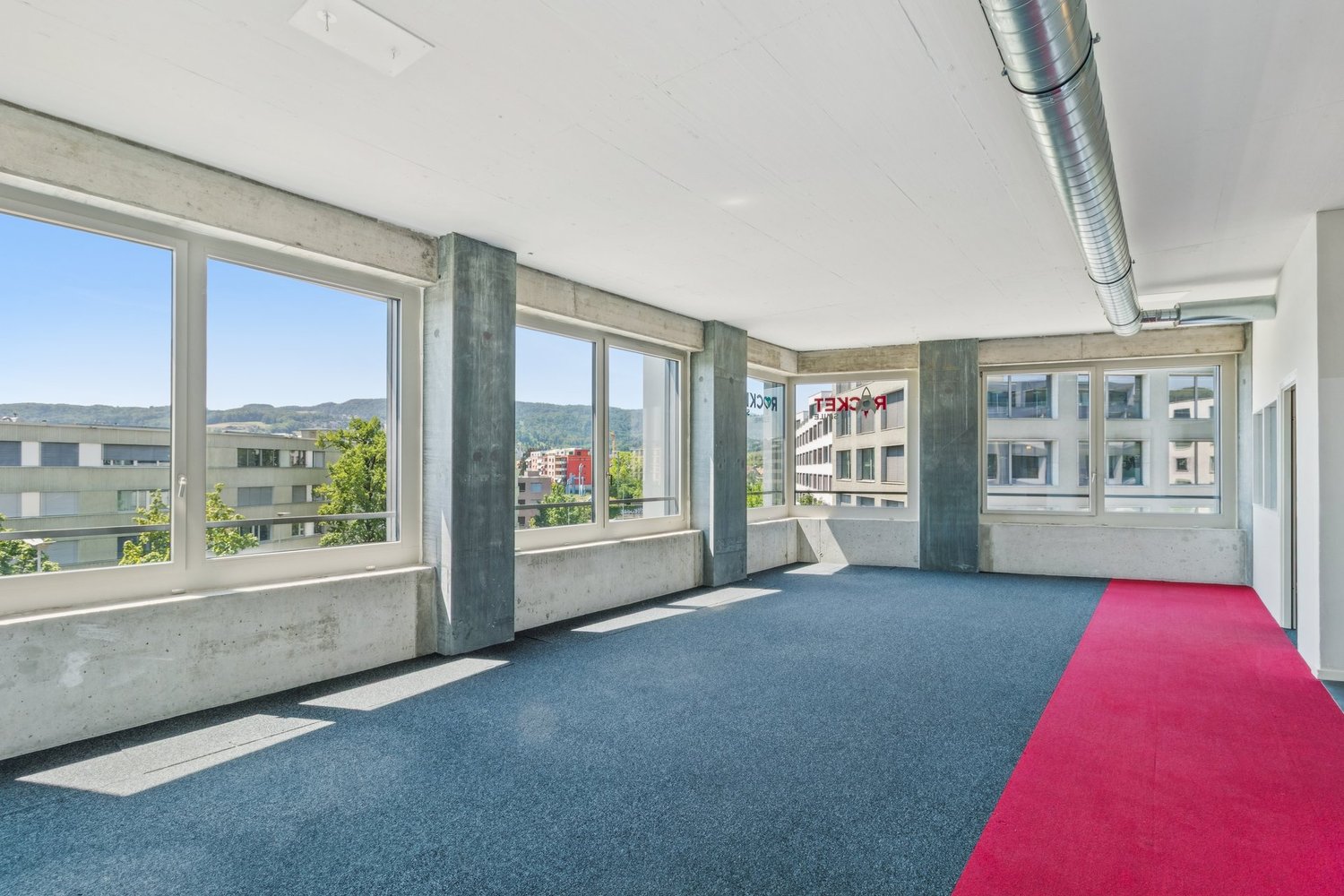 127m² commercial