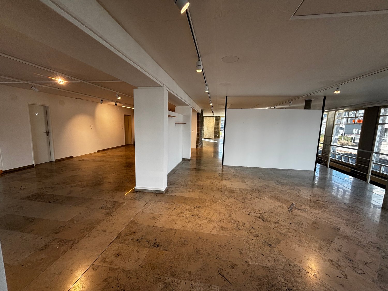300m² commerciale