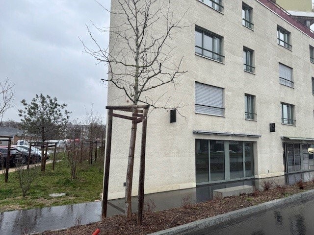 74m² commercial, photo 2 of 4