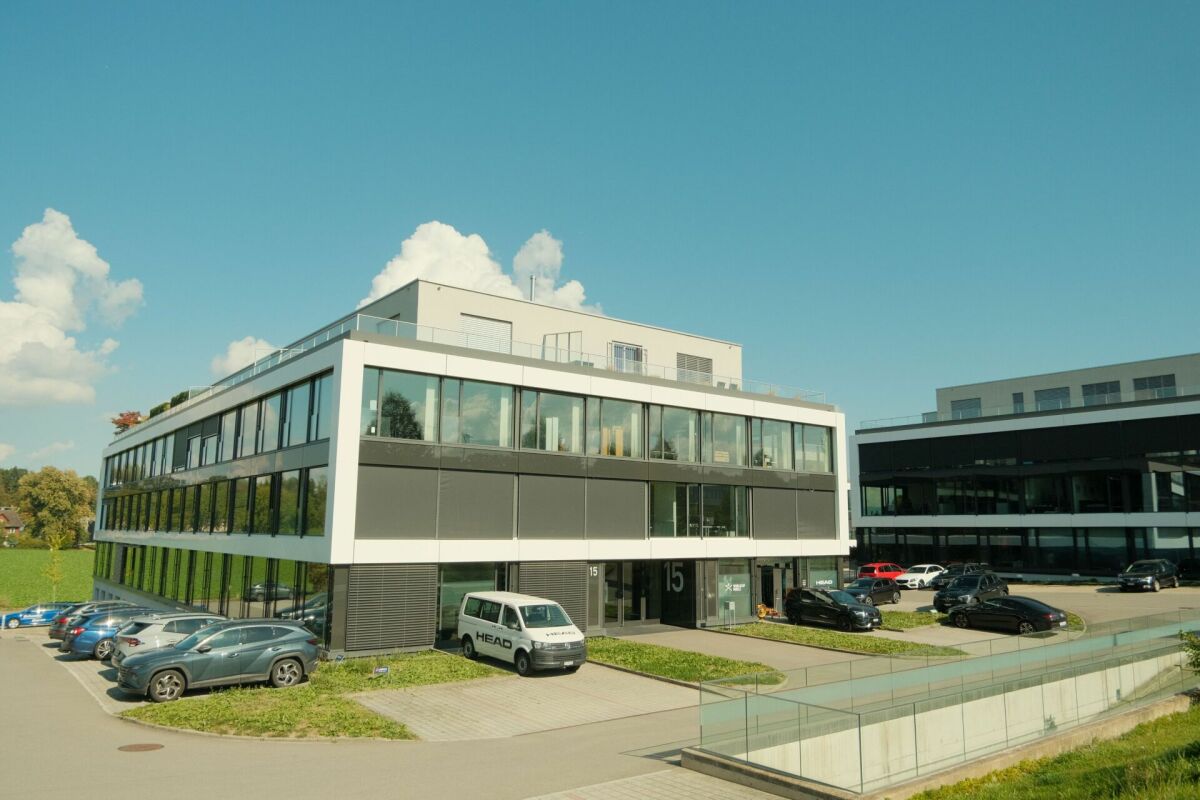 866m² office