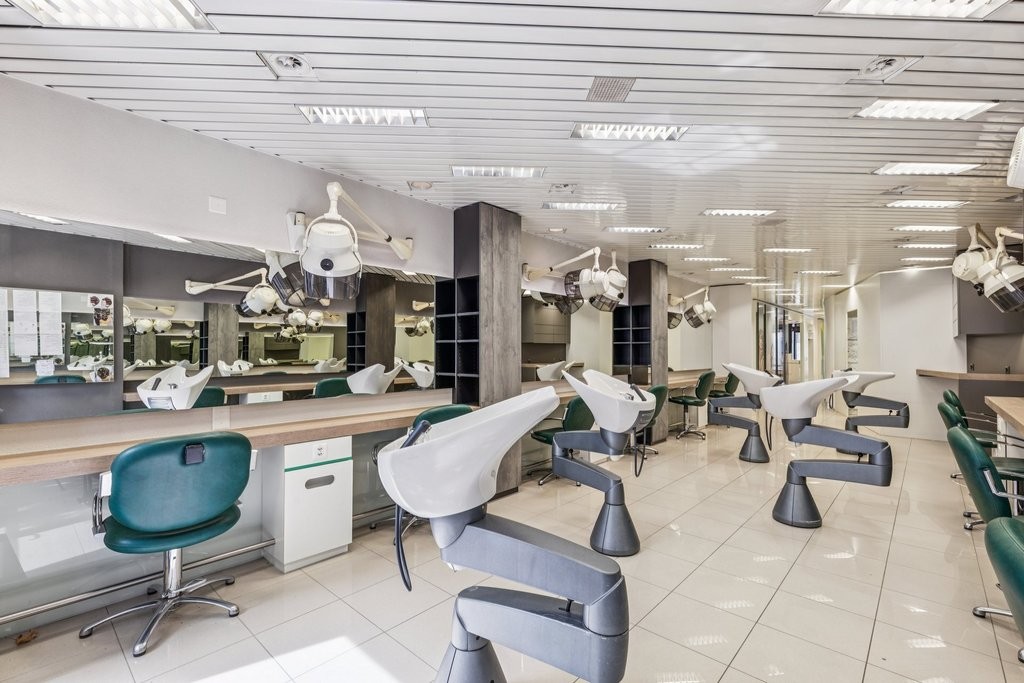 84m² commercial, photo 1 of 10