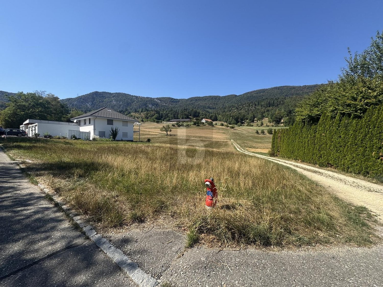 701m² building land, photo 3 of 4