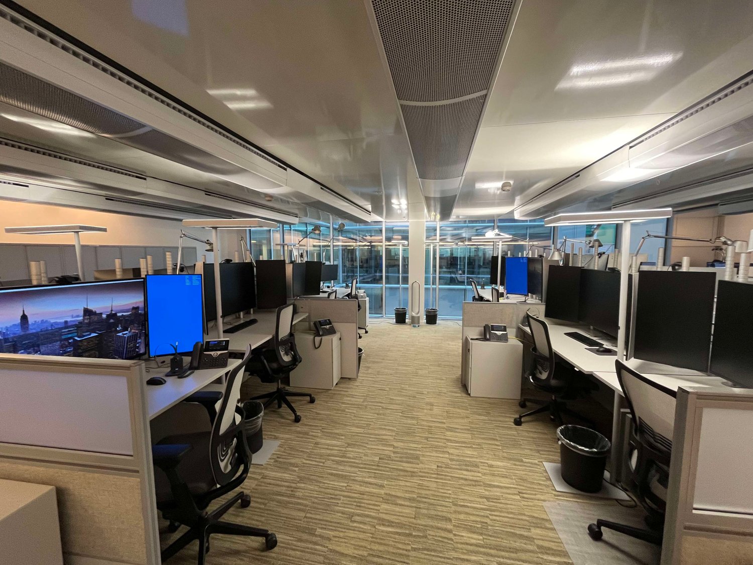 300m² office, photo 3 of 6