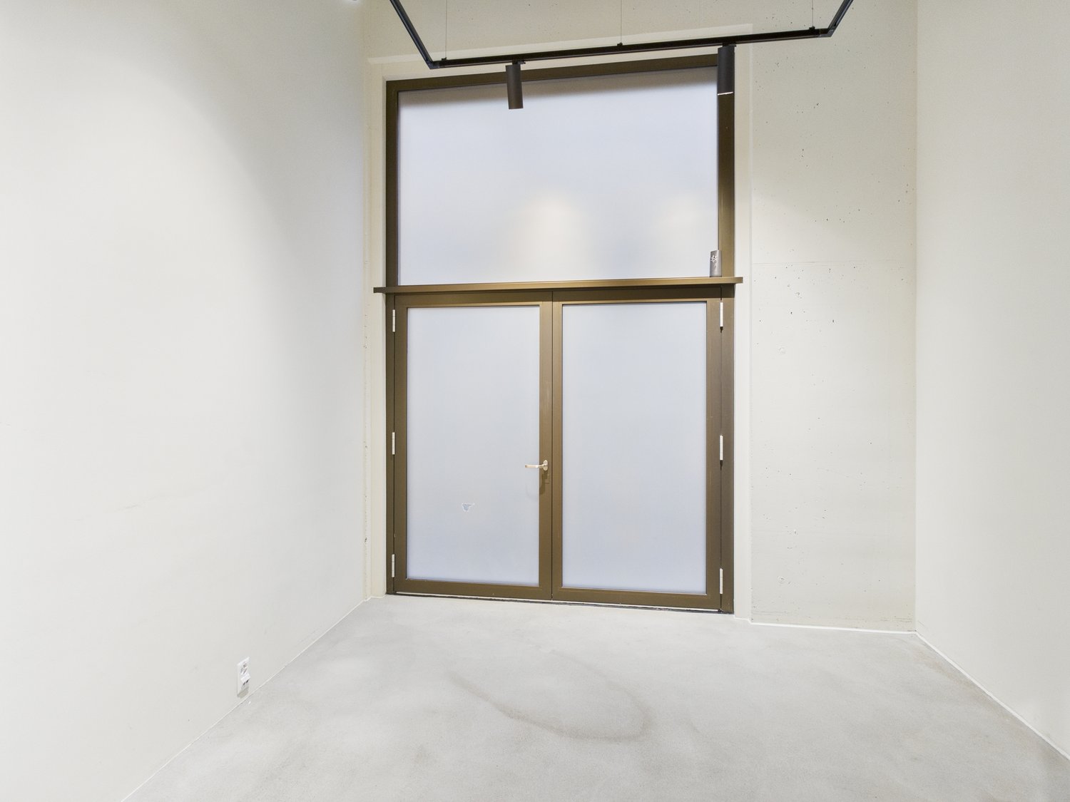 182m² shop, photo 7 of 10