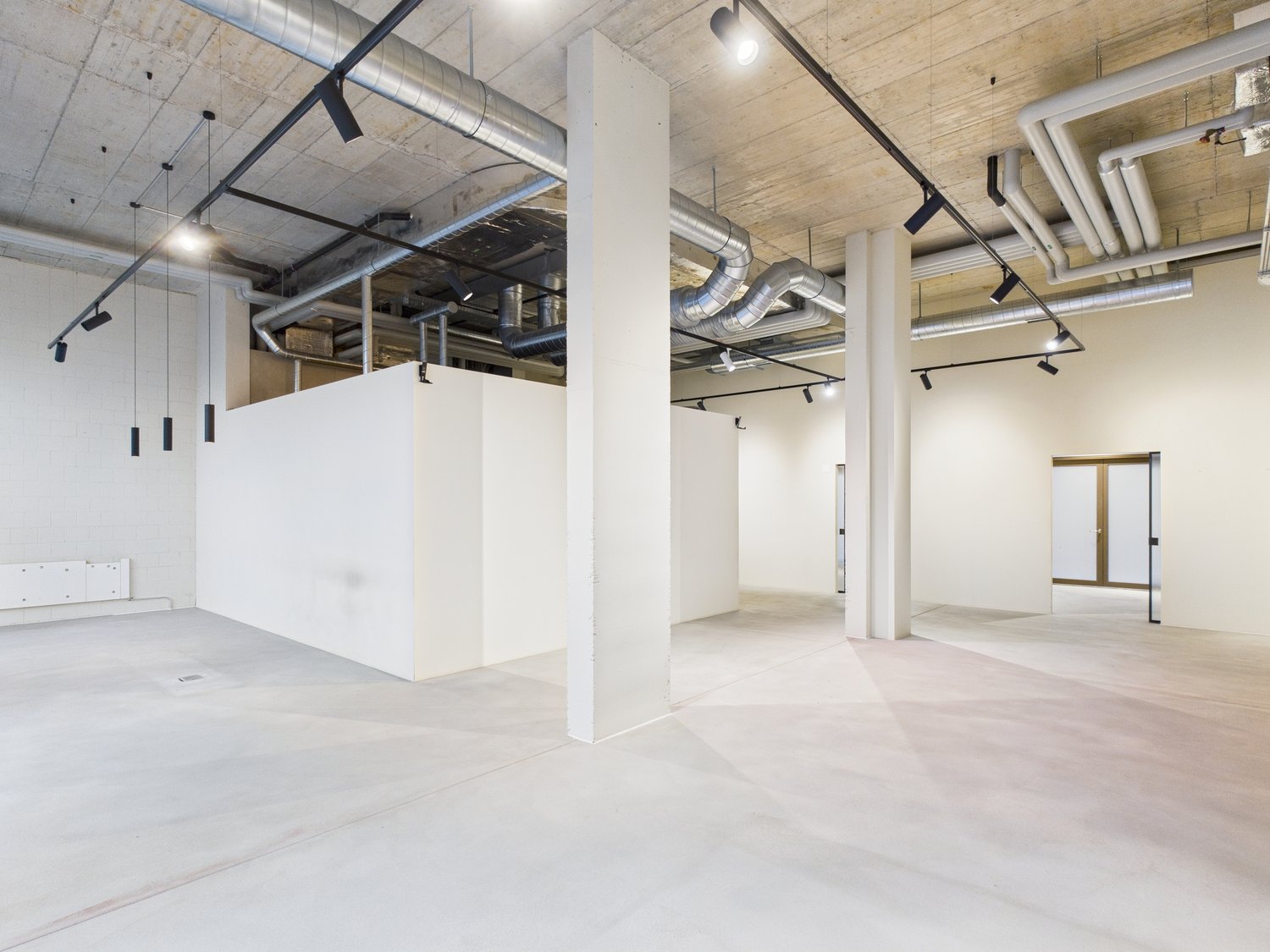 182m² shop, photo 5 of 10