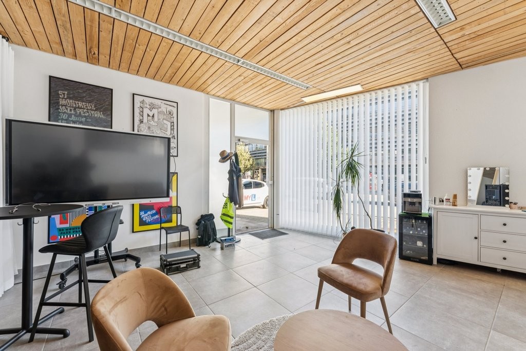 117m² arcade, photo 1 of 10