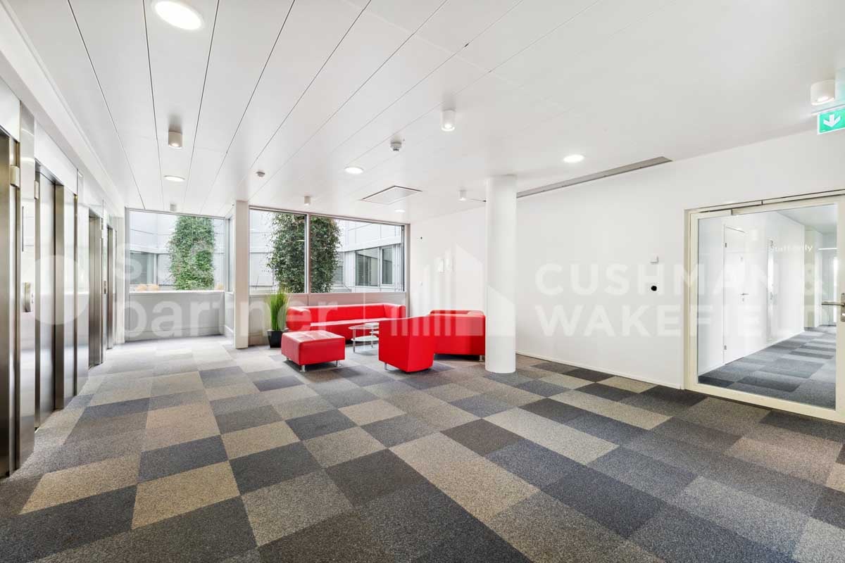 300m² office, photo 9 of 10