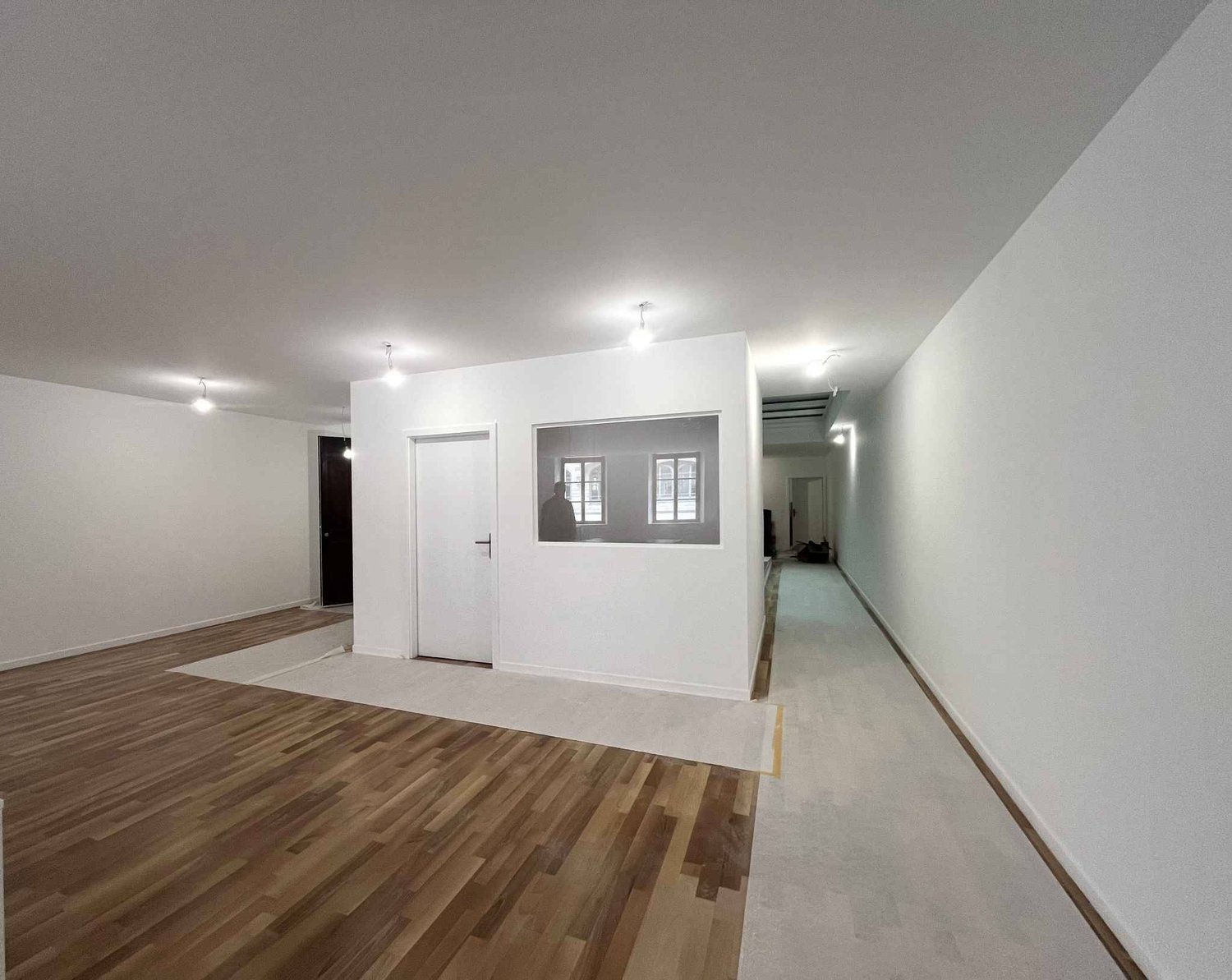 130m² office