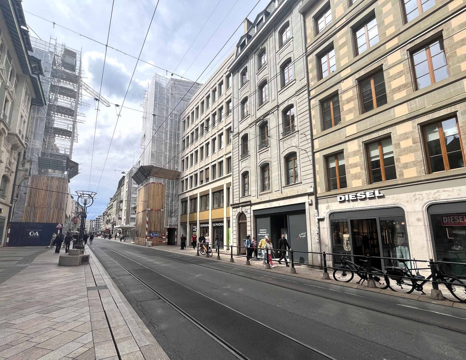 130m² office