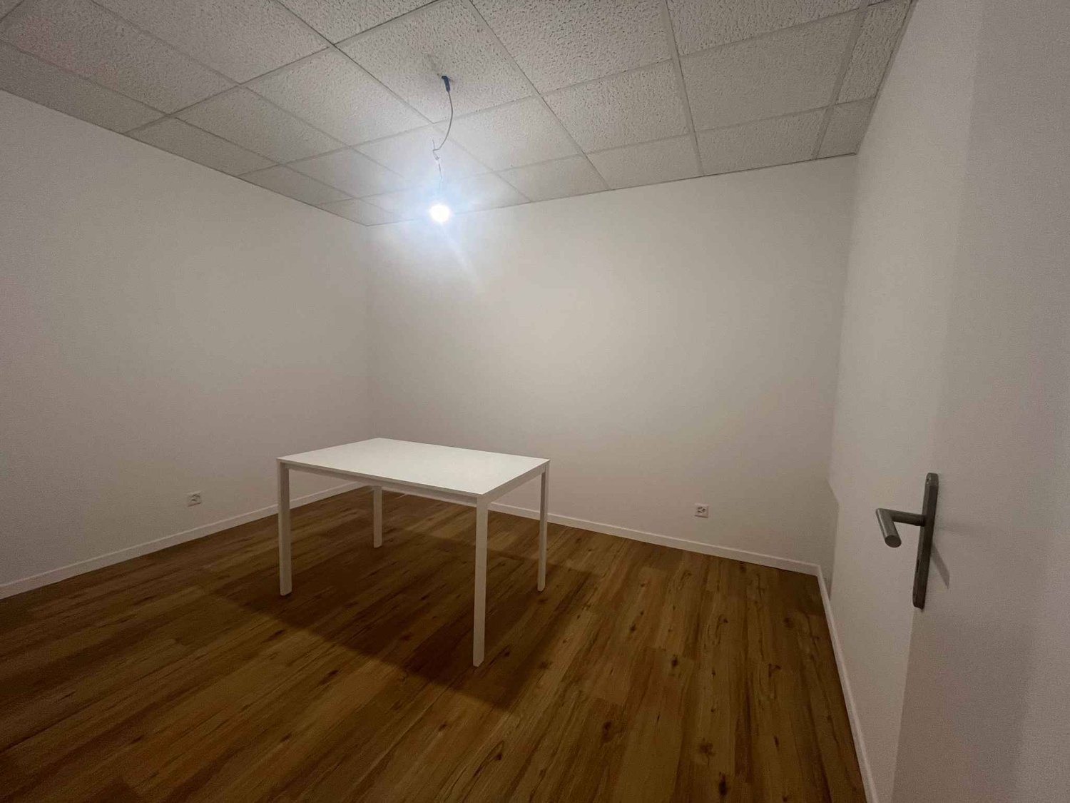 130m² office