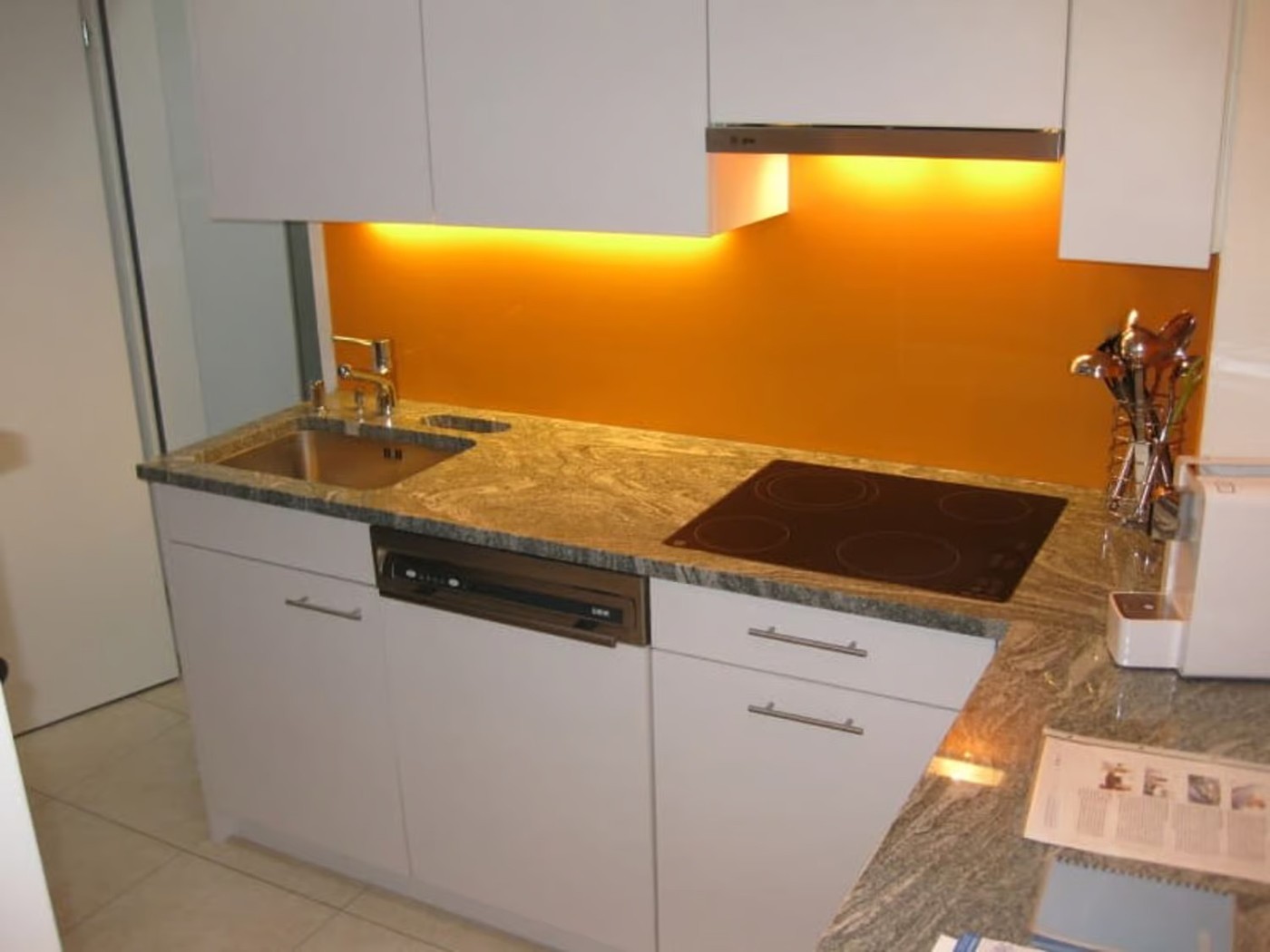 1 room apartment, photo 1 of 9