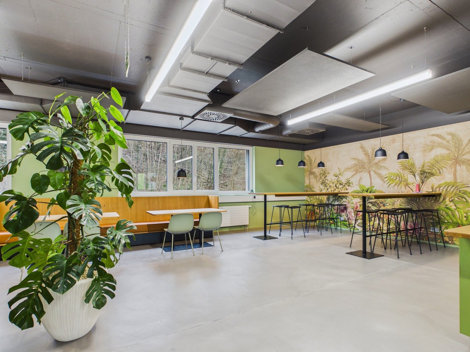 435m² office, photo 1 of 10