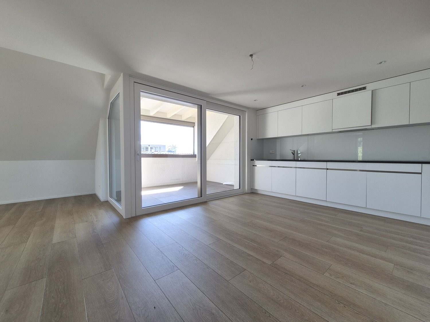 5 rooms apartment