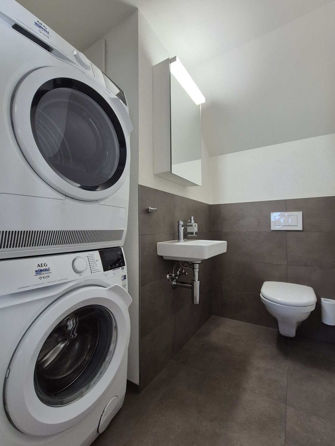5 rooms apartment