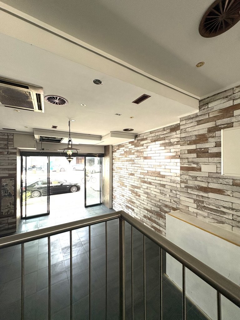 165m² commercial, photo 2 of 5