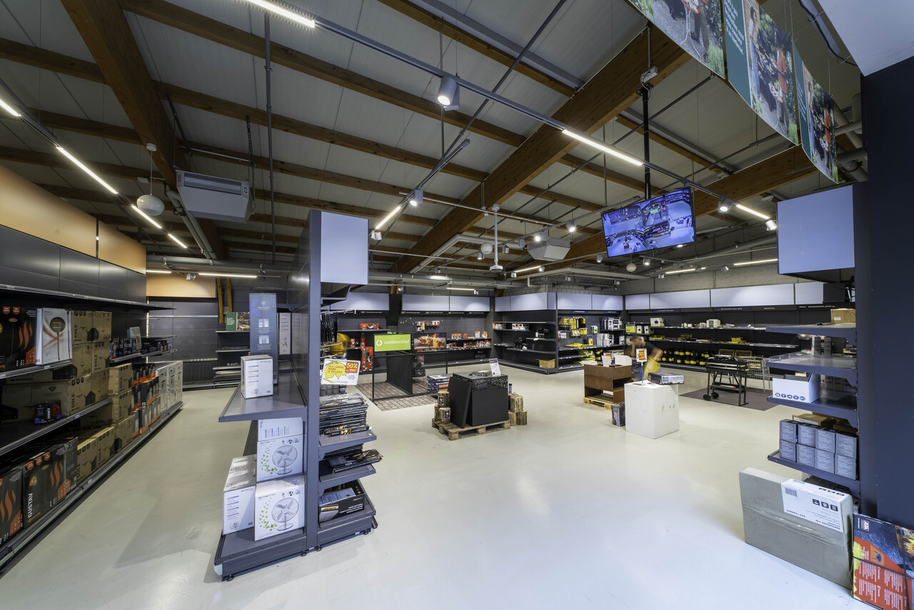 2500m² shop, photo 7 of 10