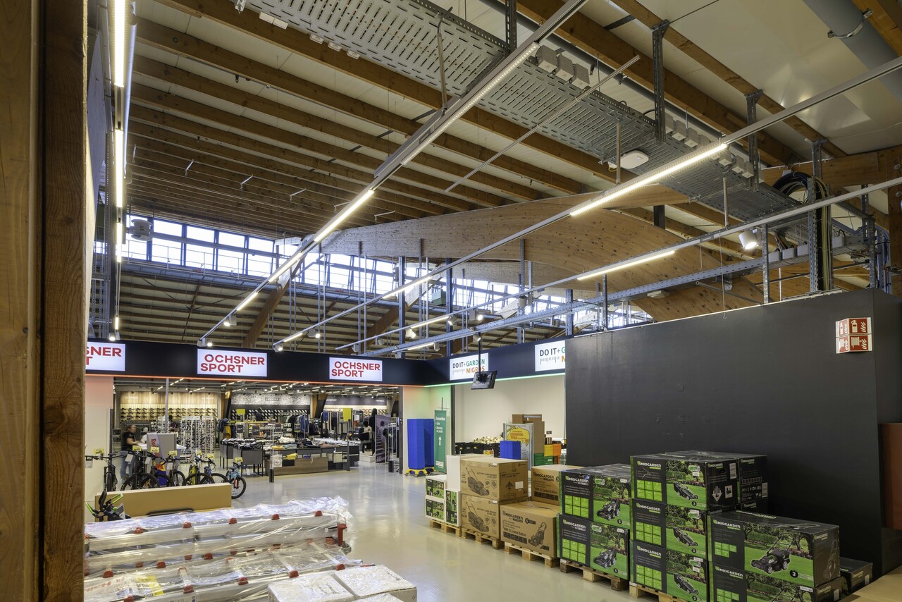 2500m² shop, photo 4 of 10