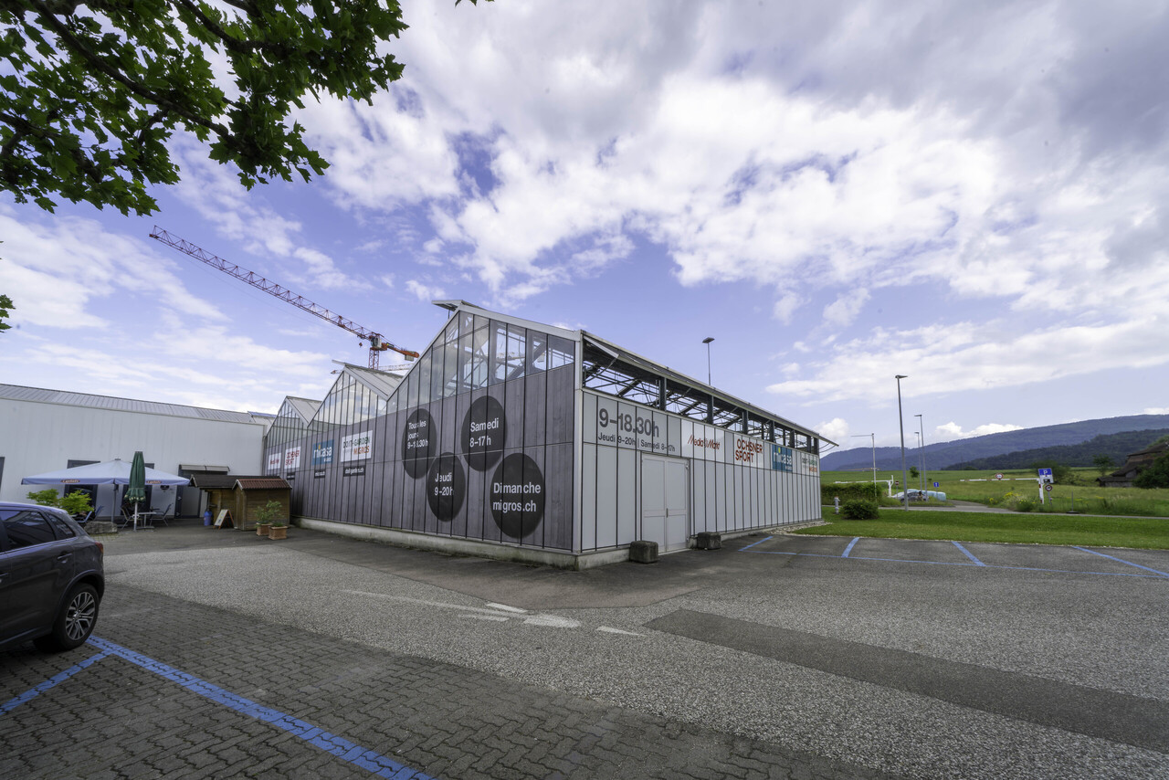 2500m² shop, photo 3 of 10