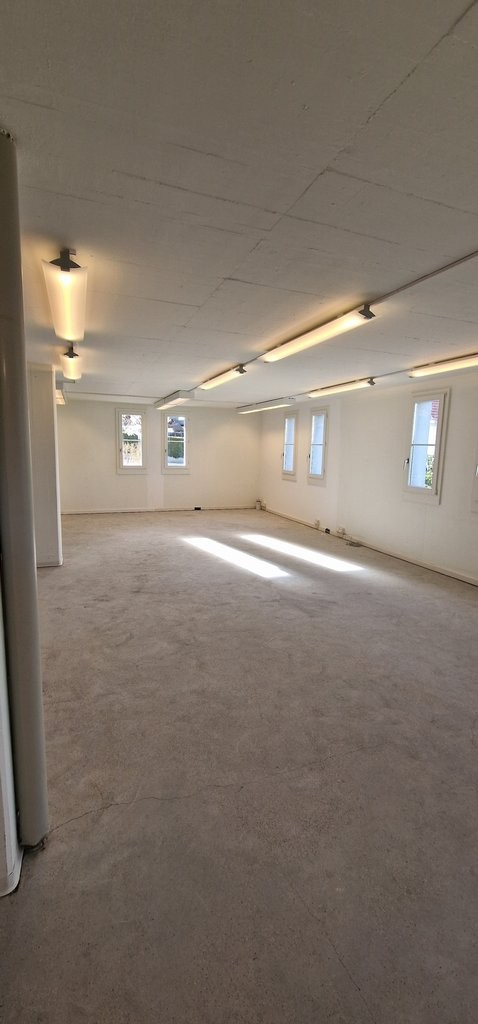 68m² shop, photo 4 of 8