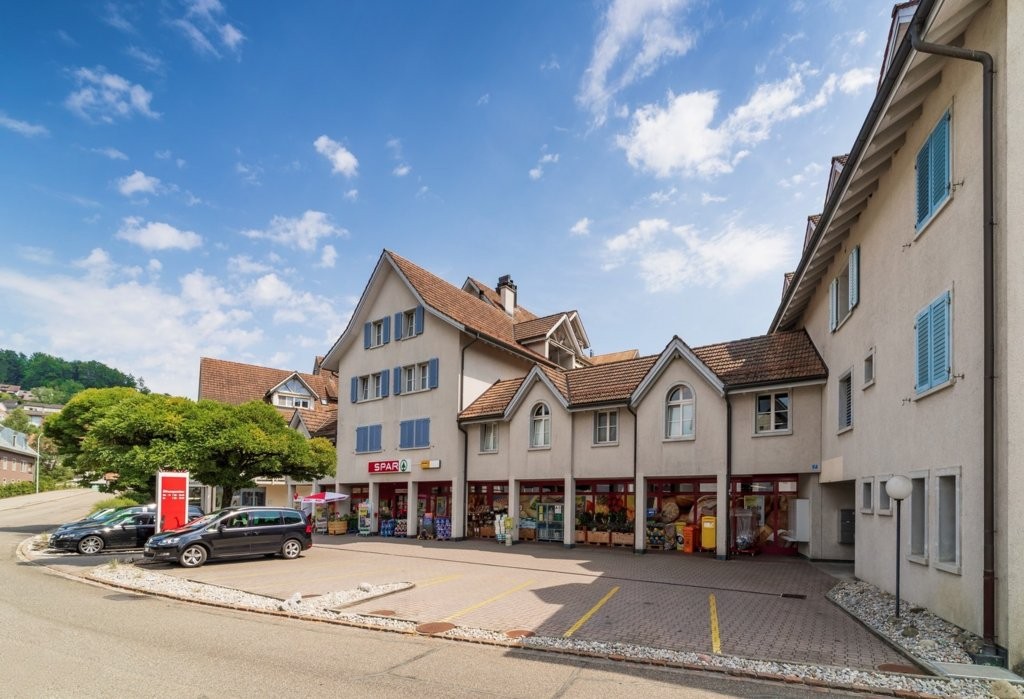 68m² shop, photo 1 of 8