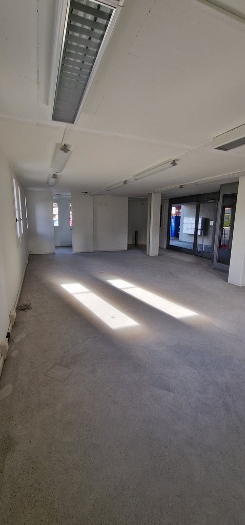 68m² shop, photo 6 of 8