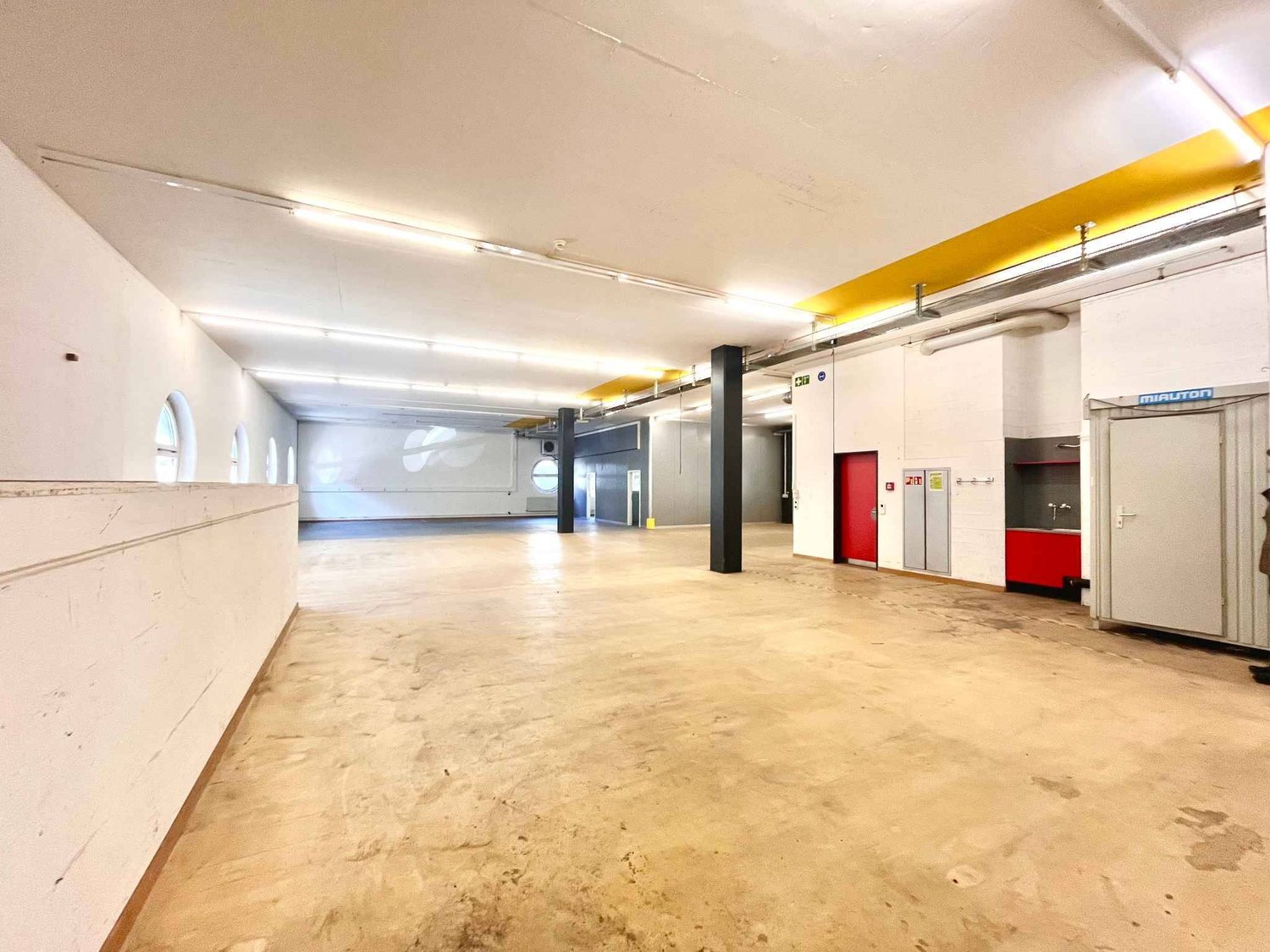 431m² commercial, photo 3 of 8