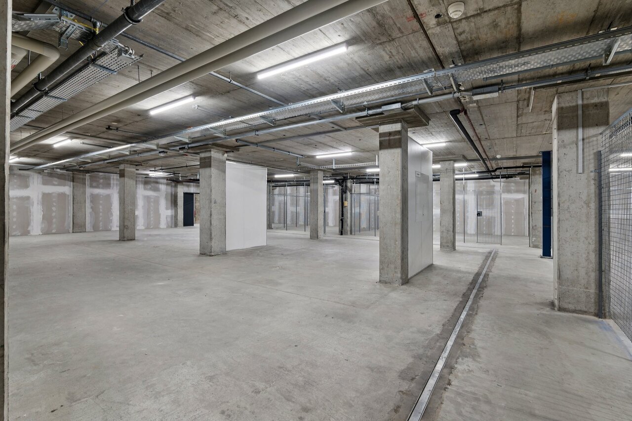 534m² storage room