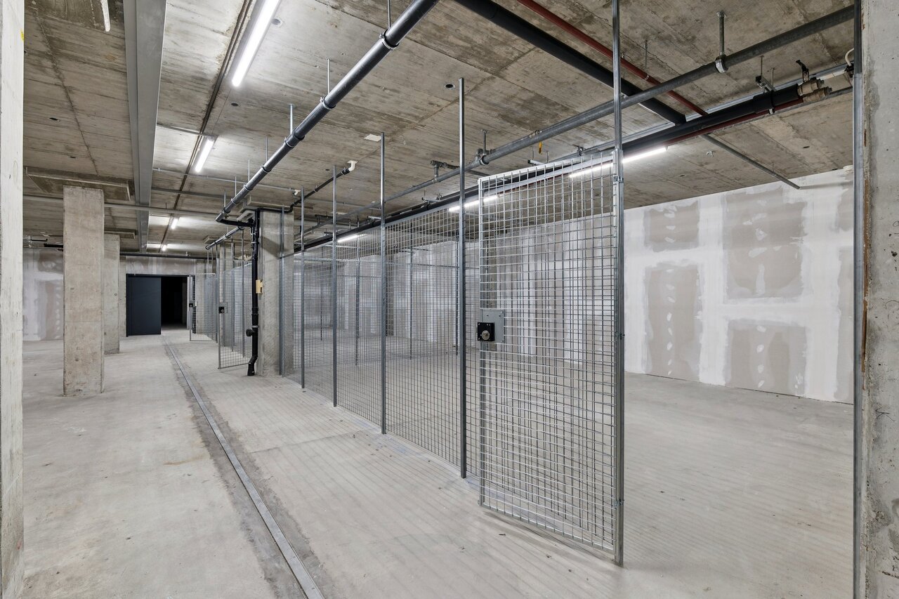 534m² storage room