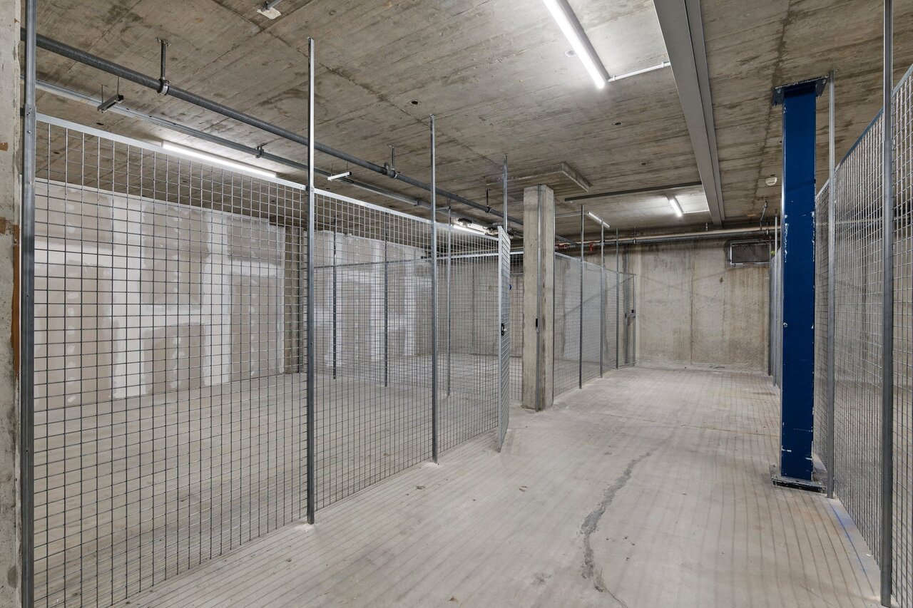 534m² storage room