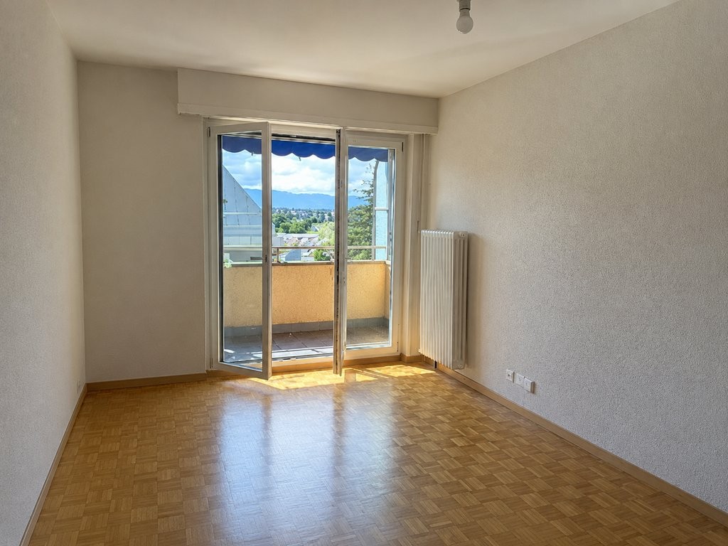 2 rooms apartment, photo 2 of 5