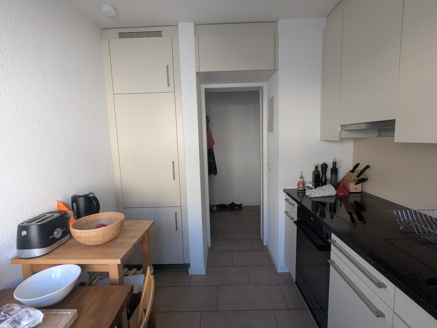 Camera in un appartamento condiviso, foto 3 di 6