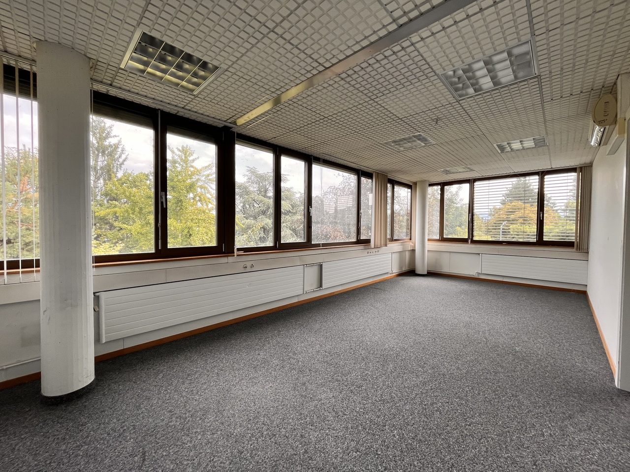 605m² office, photo 4 of 4