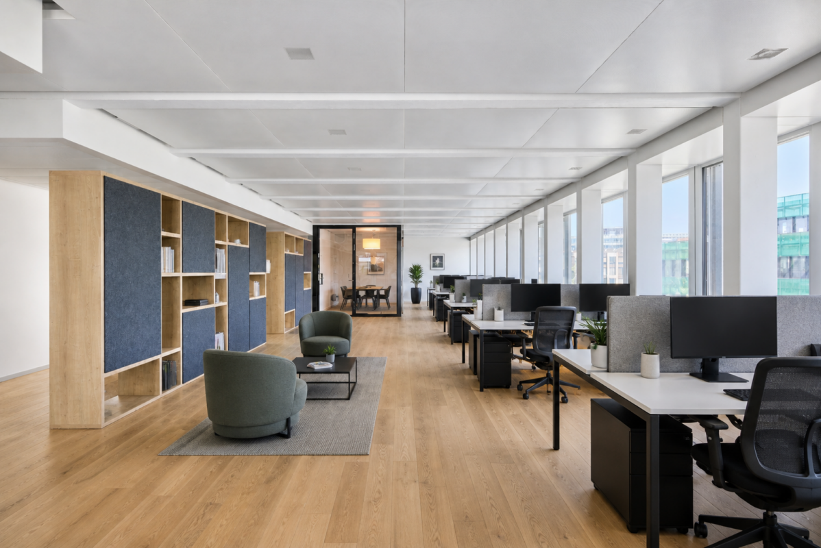 954m² office, photo 2 of 10