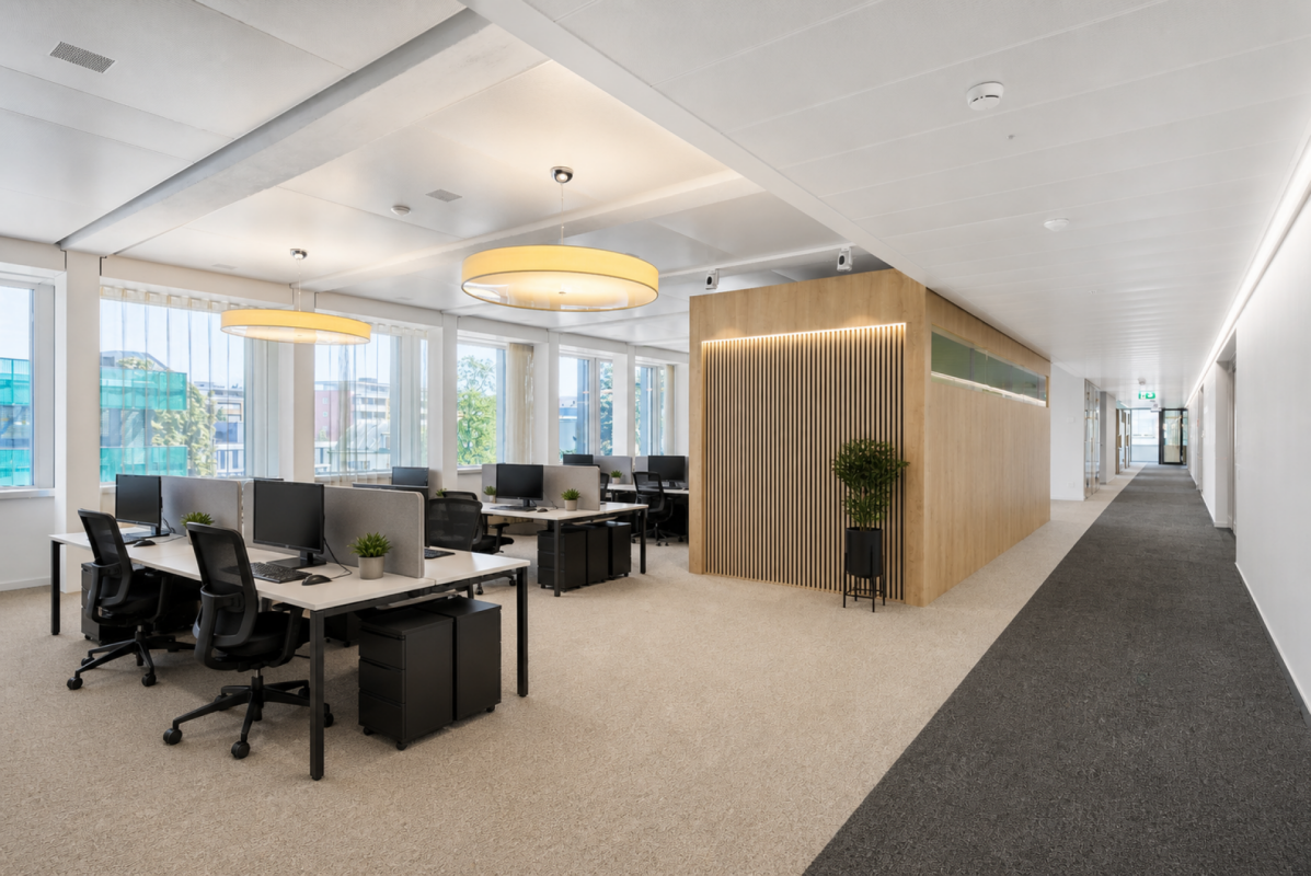 954m² office, photo 3 of 10