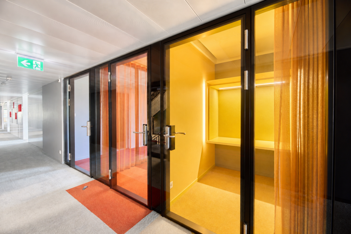 954m² office, photo 9 of 10