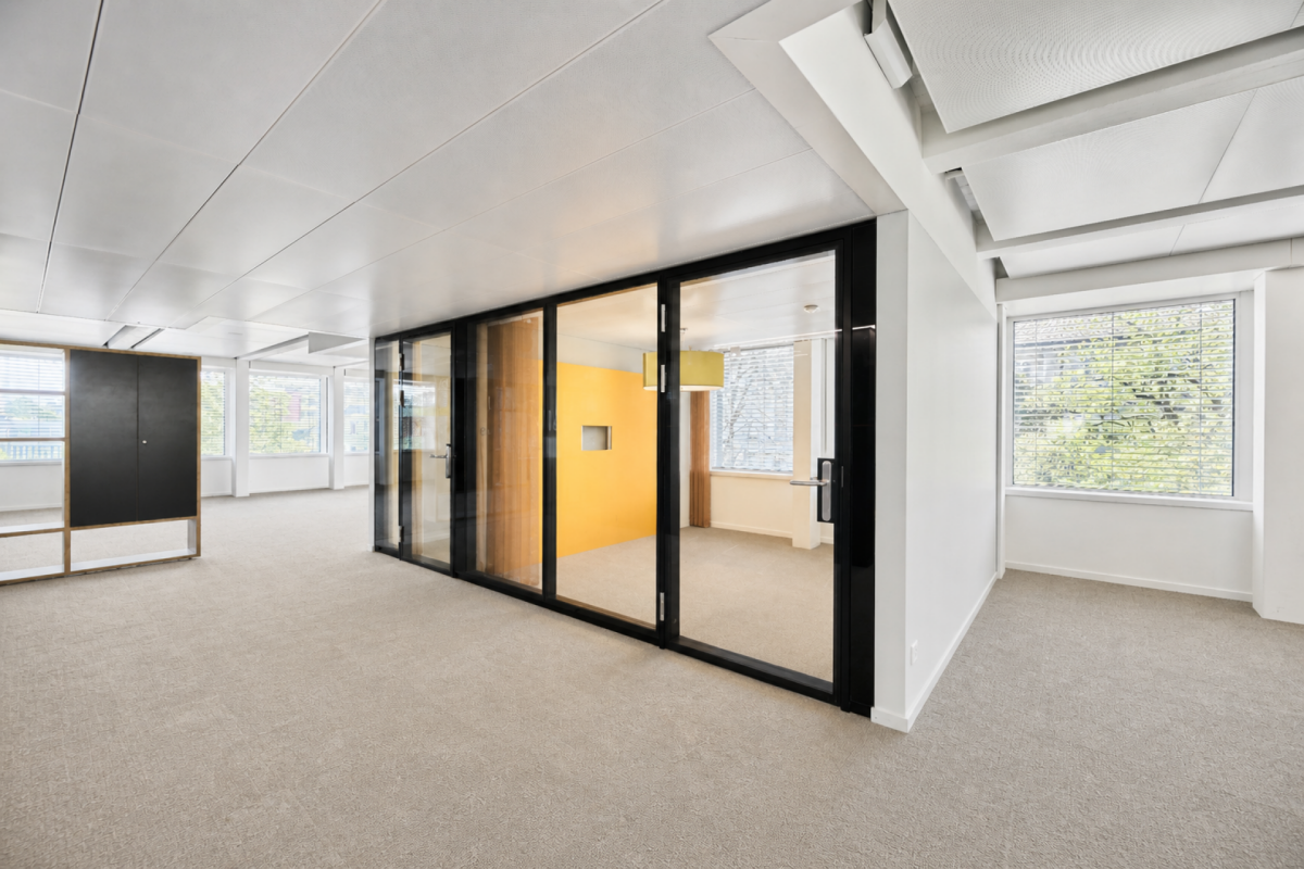 954m² office, photo 8 of 10