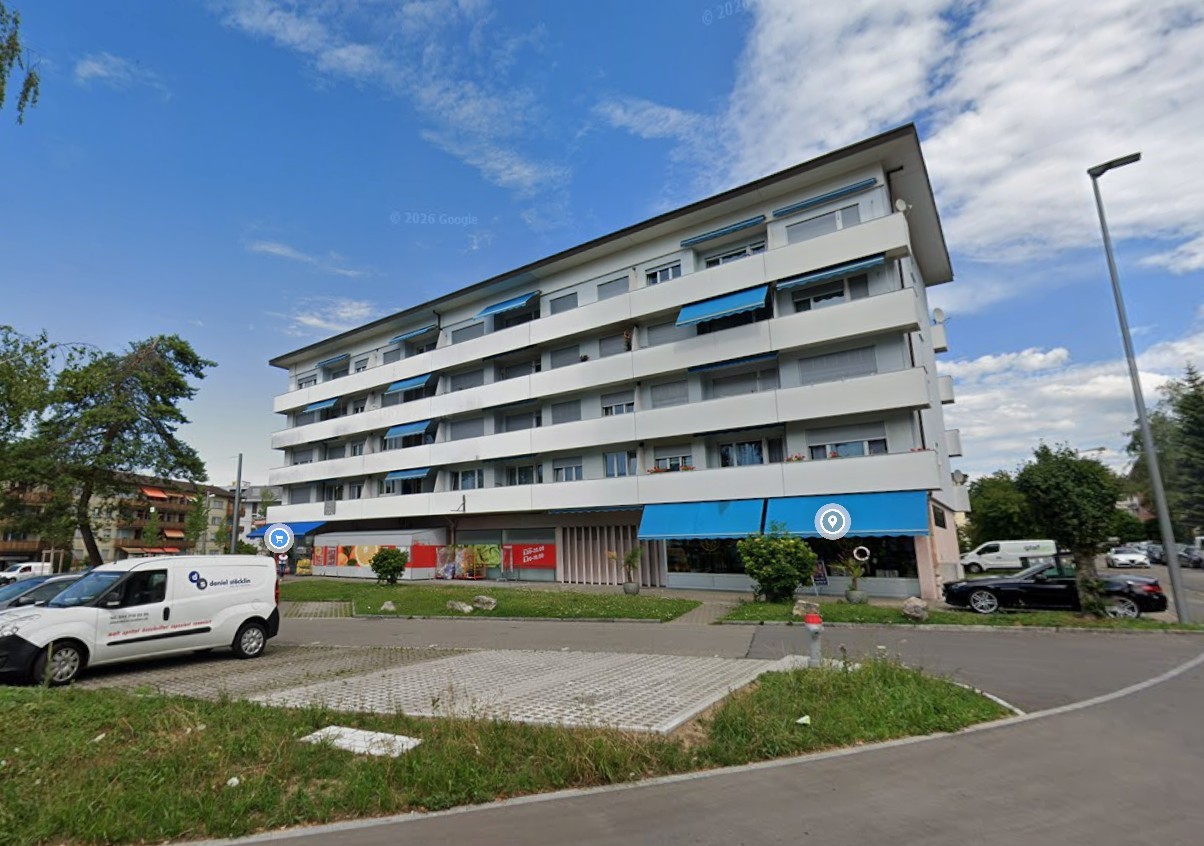 272m² shop
