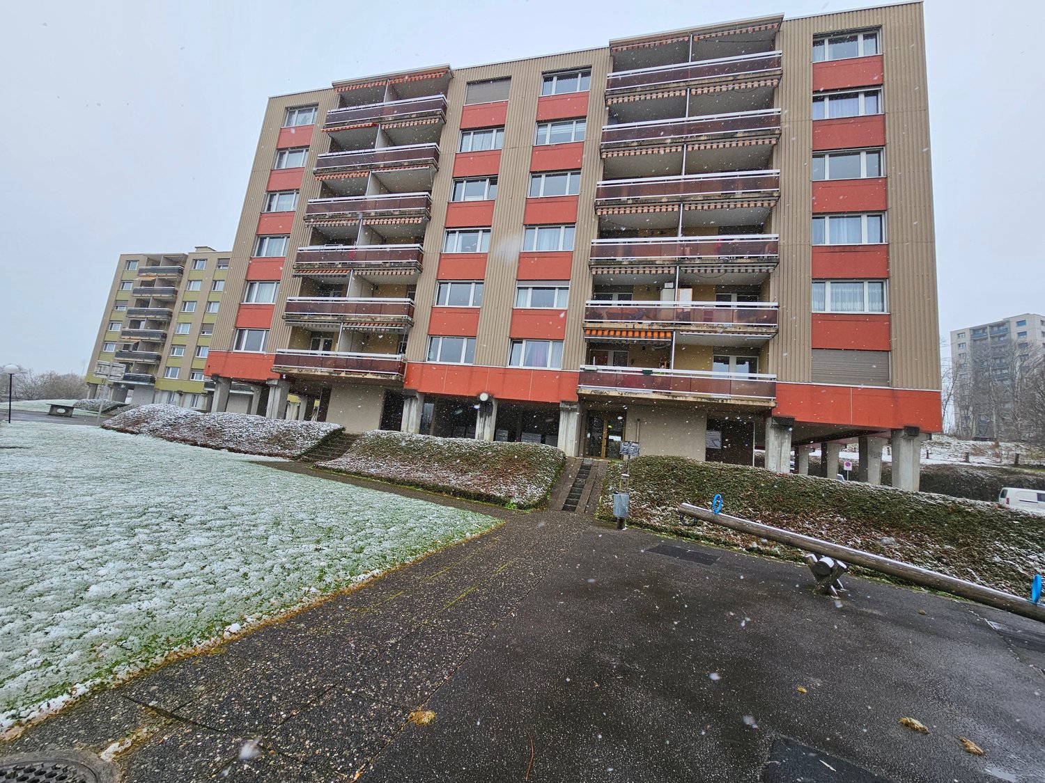 5 rooms apartment